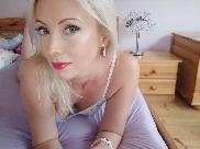 SusiPrivat24 - Willkommen :). Ich bin Susi 41 Jahre und wieder solo. Meine Vorlieben sind spontane Treffen, geile Sexstellungen, Fesselgames ans Bett und heiße Dessous mit denen man coole Rollenspiele machen kann. Outdoor bin ich oft unterwegs mit Rock und ohne Slip. Hast Du Lust mal so einen Cappucino zu trinken und dabei unter meinen Rock zu schauen? Wenn er dann hart ist können wir ja spontan f*cken :). Melde dich wenn Du Spaß an solchen Sachen hast. Kiss Susi