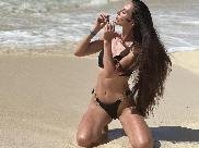 SexyNicolle - Ich bin Nicolle, eine knackige sexy frau, auf der Suche nach etwas Spaß in der Online-Welt und vielleicht in der realen Welt auch. Ich mag es, das Leben zu genießen! Ich bin offen für alles. Chatten, Spass, Treffen in real. Bin eine nette Frau mit süssem lächeln und sexy Körper ...komm und schau selbst. 