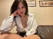 AliaBelle - Mysteriös, sinnlich und immer auf der Suche nach neuen Emotionen... ? Ich liebe Flirten, Sinnlichkeit und heiße Momente... Hier, um deine Fantasien wahr werden zu lassen... Geheimnisvoll, leidenschaftlich und verspielt... Bist du bereit, meine Geheimnisse zu enthüllen?