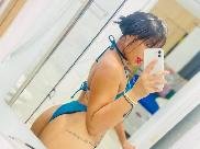 Bunny19j - Ich liebe es das Leben zu genießen, neue Leute kennenzulernen und neue Dinge zu tun. Ich mag es ab und zu süß zu sein, aber ich habe auch meine sexy Seite. Es liegt an dir was du in mir `erweckst`. Sei vorsichtig was du willst, denn beide Seiten sind perfekt mit meiner Denkweise verbunden.