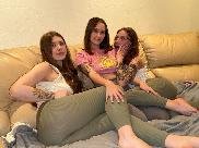 HotCaramelsTrio - Ich bin immer für dich da. Du wirst sehen, dass ich mein Wort halte. Ich habe ein großes Herz und höre gern von deinen sexuellen Fantasien. Ich träume gern. Ich teile gern. Teile deine Gedanken, Hoffnungen und Träume mit mir, ich höre dir gern zu.