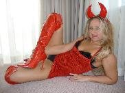 LiveErotik - Tabuloses, perverses, devotes und sehr zeigefreudiges Luder. Ich habe für Dich viel Sex-Spielzeug (Dildos, Kugeln, Speculum, Sauger, Handschellen, Klammern,  Wachs, Kerzen etc.) zur Verfügung. Komm in meinen Chat, und erlebe mich live!